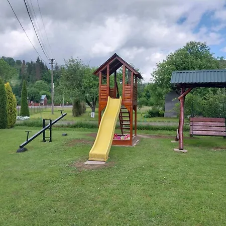 Guest house верховинська хата *