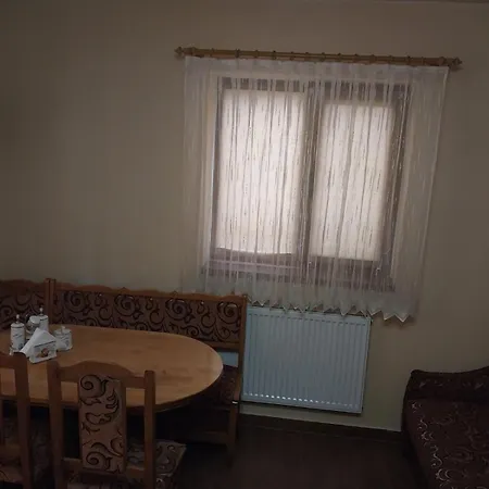 Guest house верховинська хата