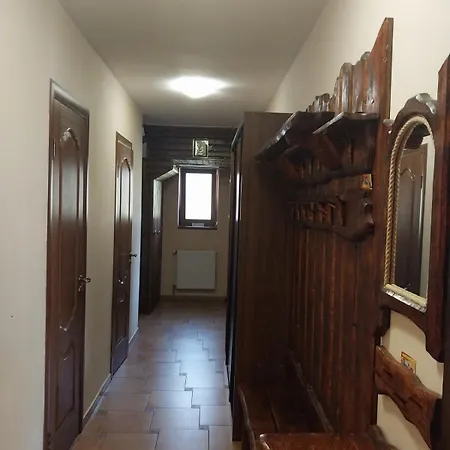 верховинська хата Izki